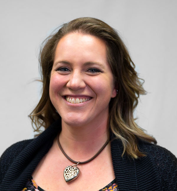 Elizabeth Kawahara headshot